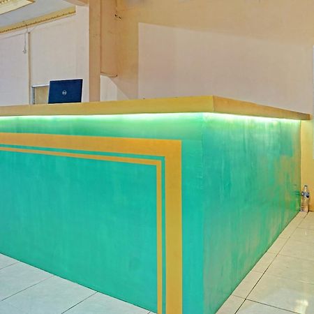 Oyo 91825 Ayu Lestari Homestay Nganjuk 외부 사진