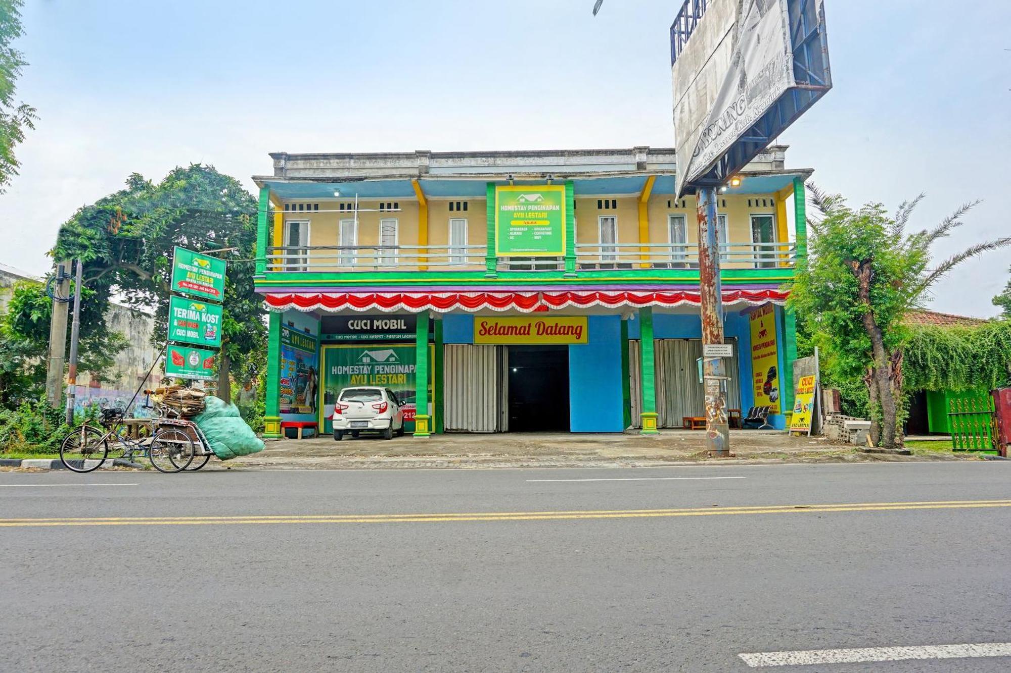 Oyo 91825 Ayu Lestari Homestay Nganjuk 외부 사진