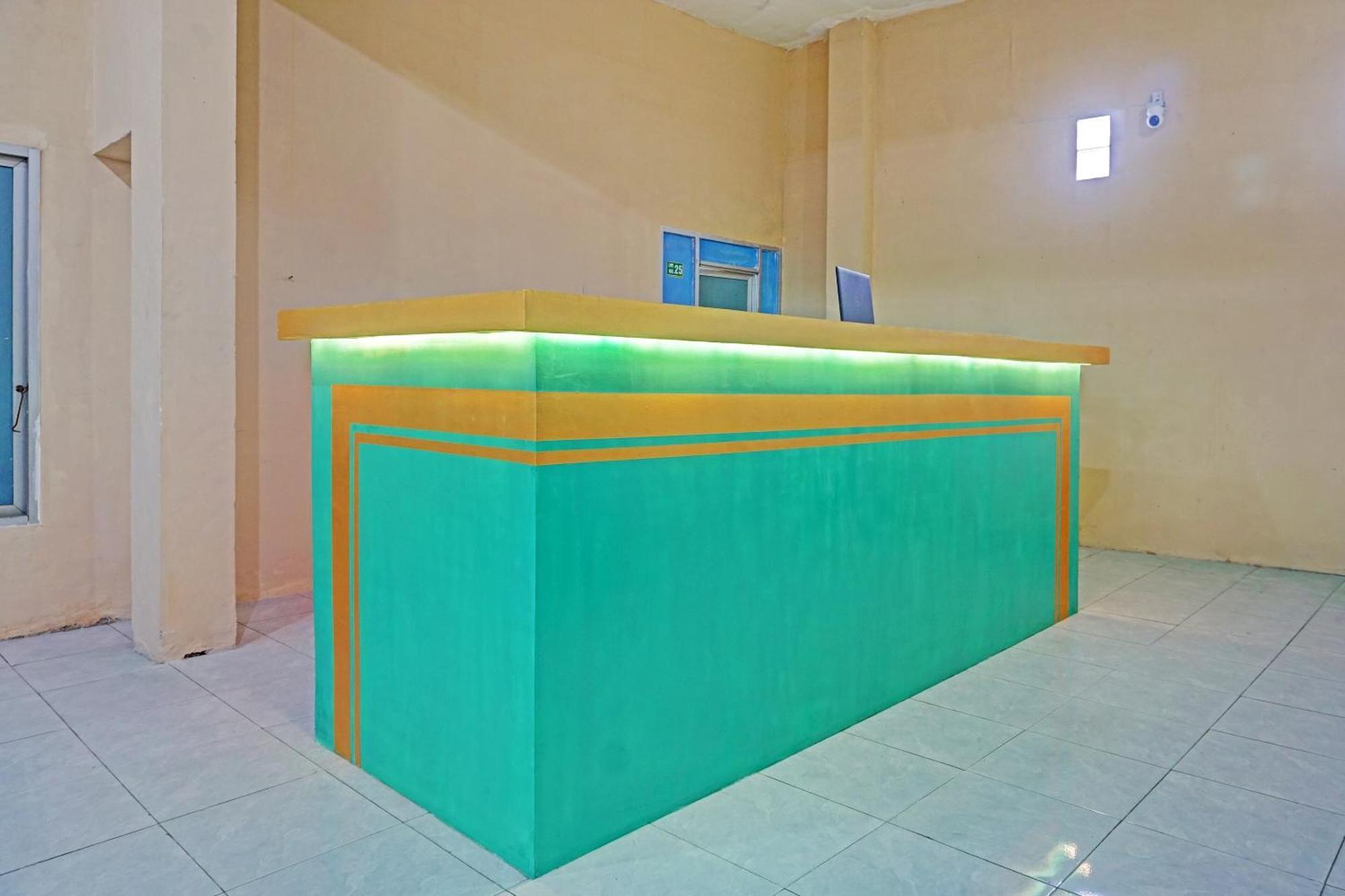 Oyo 91825 Ayu Lestari Homestay Nganjuk 외부 사진